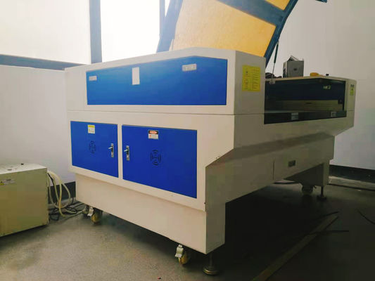 1000-26000mm/min سرعت برش CO2 لیزر حکاکی ماشین با برتر و سرویس
