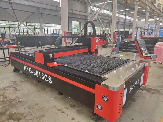 ماشین برش آلومینیوم لیزری فیبر CNC 3015 با وزن 5000 کیلوگرم